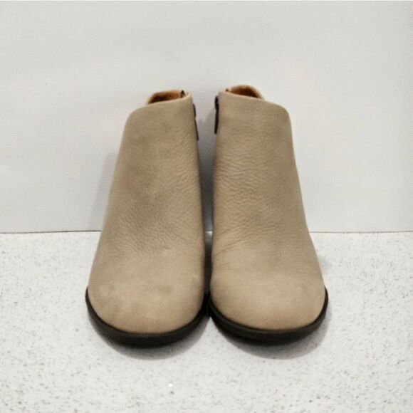 Lucky Brand booties, NWOT. Done in a taupe color. Size 8.5 - Picture 3 of 7